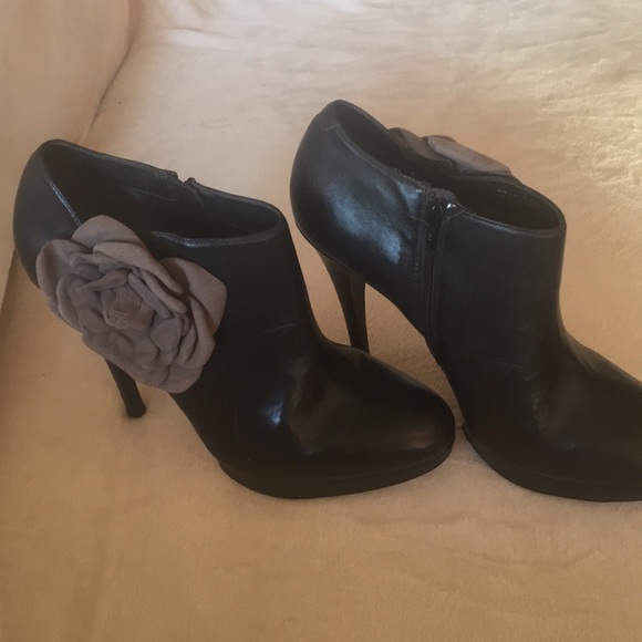Kelsi Dagger women’s “Rosabella” platform booties - Picture 2 of 10